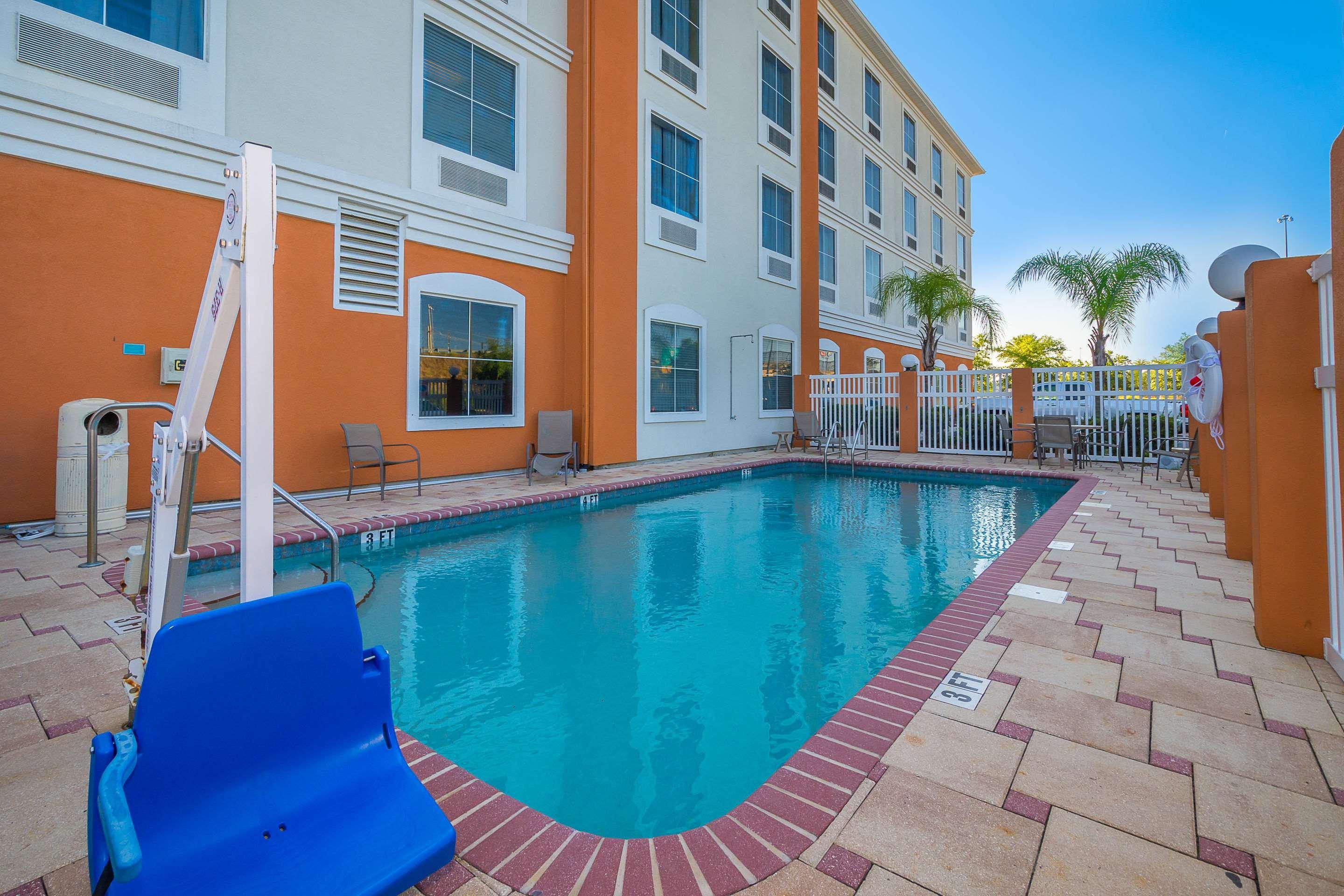 Comfort Inn & Suites Maingate South Davenport Buitenkant foto