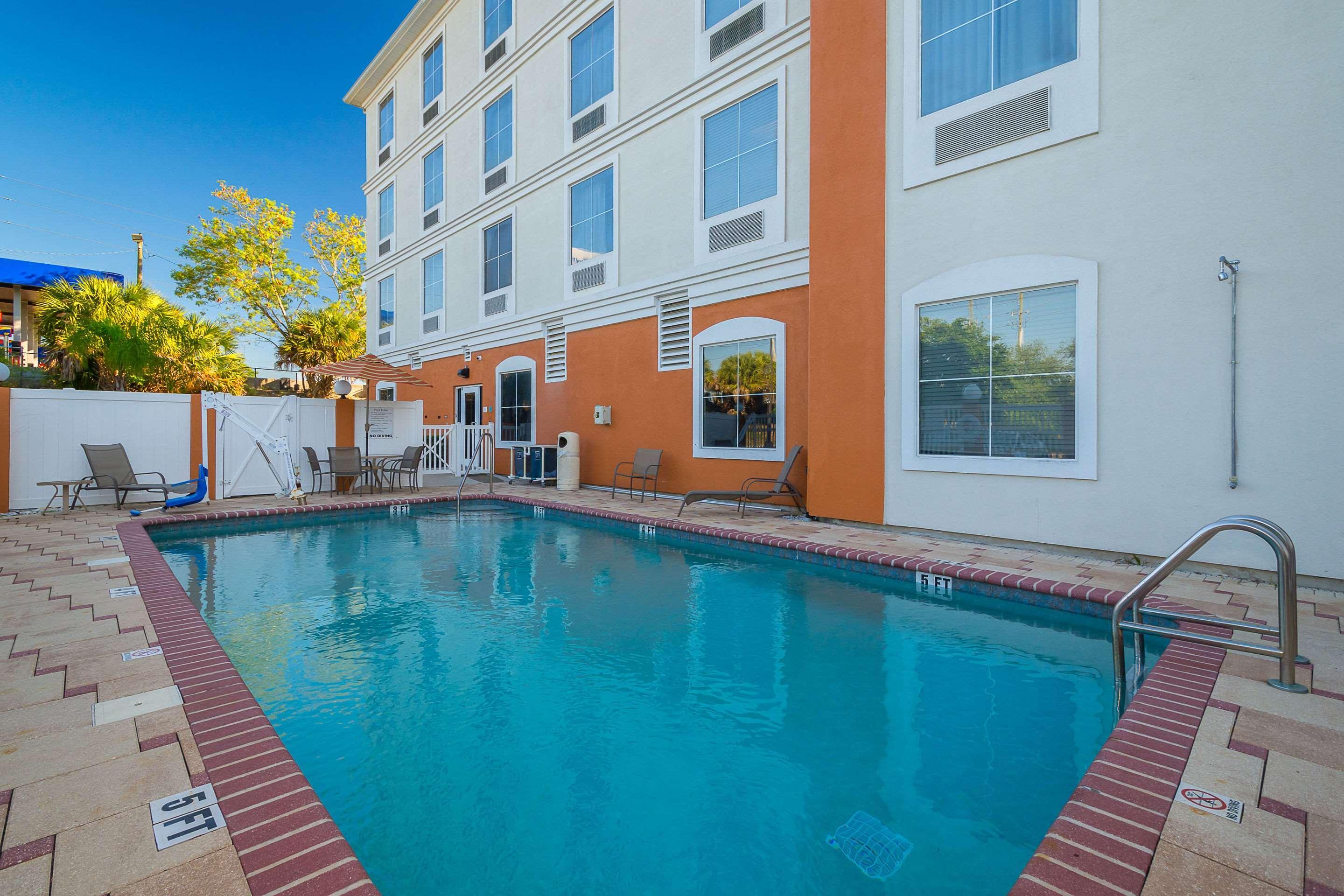 Comfort Inn & Suites Maingate South Davenport Buitenkant foto