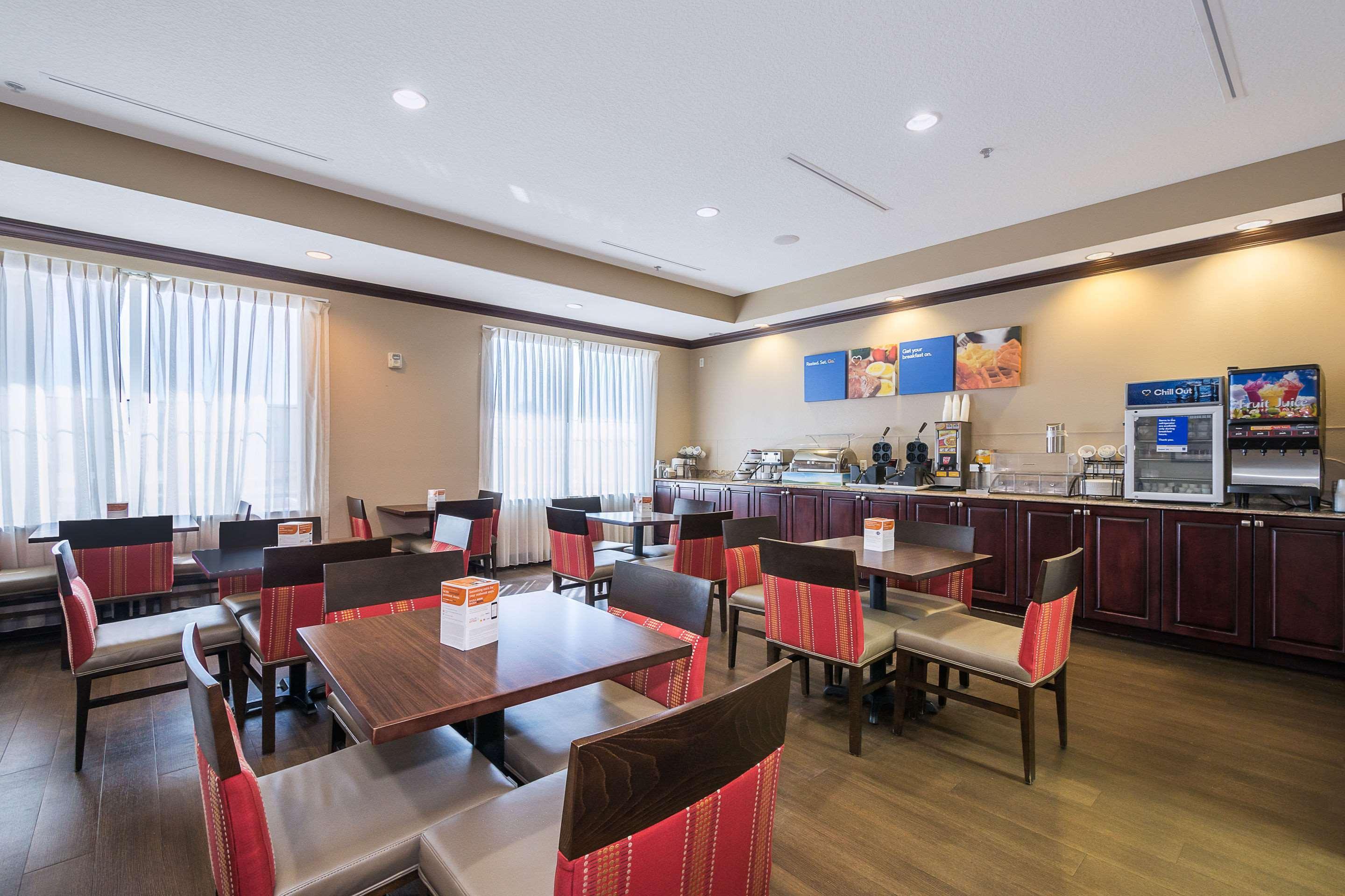 Comfort Inn & Suites Maingate South Davenport Buitenkant foto